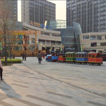 上海地铁1号线优秀花园示范公寓酒店提供图片