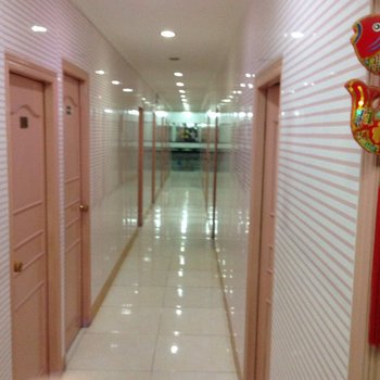 青岛忘不了旅馆酒店提供图片