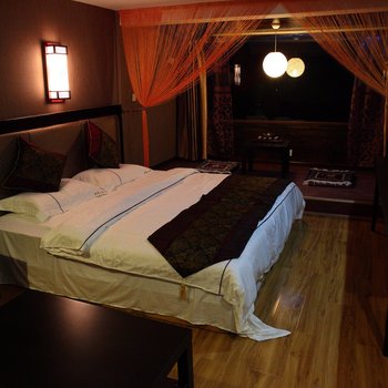 泸沽湖诺蓝之城假日酒店酒店提供图片