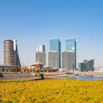 日照紧邻万平口风景区和海鲜大市场的海景房普通公寓酒店提供图片