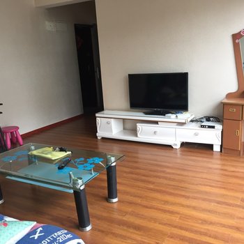 重庆低头看飞机普通公寓酒店提供图片