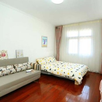 青岛樱花之上文艺小屋酒店提供图片