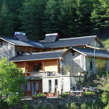 神农架百草源四合院
