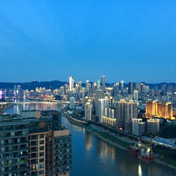 重庆在37楼俯瞰渝中半岛城市天际线江景两房普通公寓酒店提供图片
