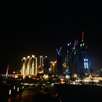 重庆无岸南滨路两江交汇近解放碑灰白空间普通公寓酒店提供图片