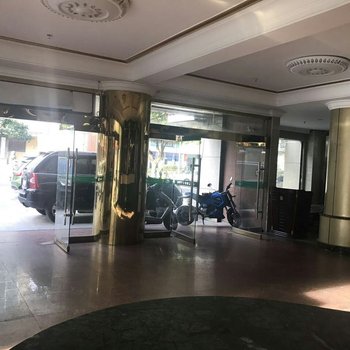 新德里拉大酒店酒店提供图片