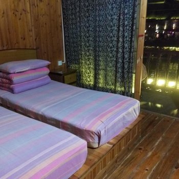 凤凰古城熊家小屋吊脚楼酒店提供图片