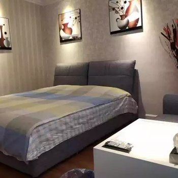 乌海萌天空主题公寓