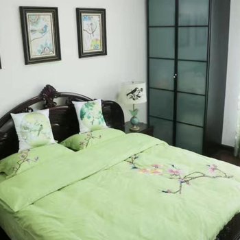 广州珠江边温馨浪漫的四室居公寓(广州塔路分店)酒店提供图片