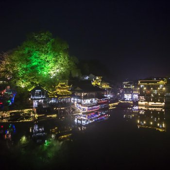 凤凰揽奇居临江特色客栈酒店提供图片