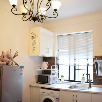 上海zlys民宿(延安中路分店)酒店提供图片