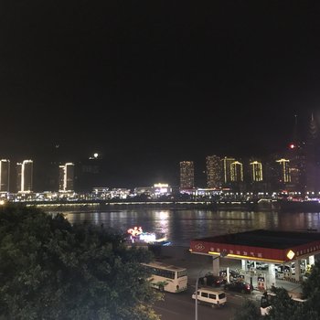 重庆大洁公寓(八一路景观大道分店)