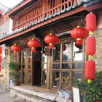 丽江东巴小巷客栈