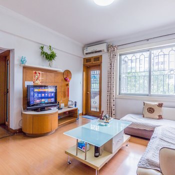 广州chen思杉特色民宿(粤垦路分店)酒店提供图片