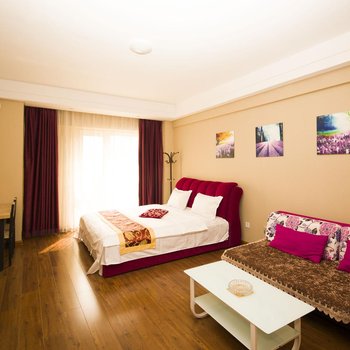 海悦湾海景假日宾馆(大连万达广场店)
