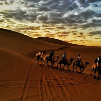 敦煌月牙泉漠里国际沙漠基地酒店提供图片