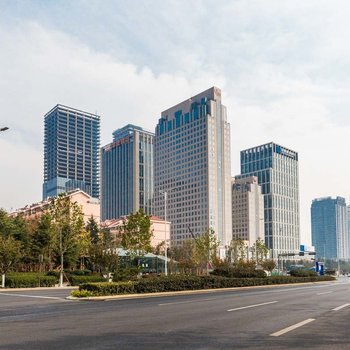 青岛海边的家啤酒城地铁100米宽敞大三居普通公寓酒店提供图片