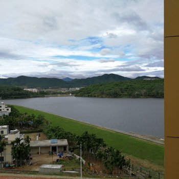 三亚王志强特色民宿(福海苑一路分店)