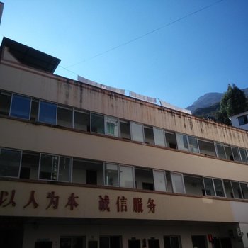 汶川西街快捷酒店