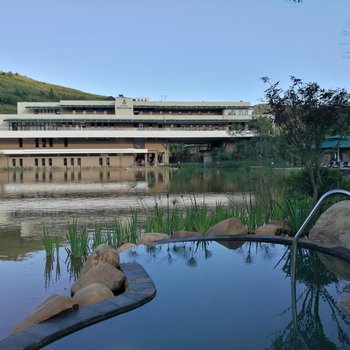 泸西吾者半山温泉酒店酒店提供图片