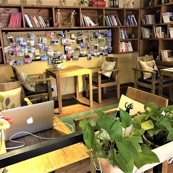 成都唯时光青年客栈新城市广场店