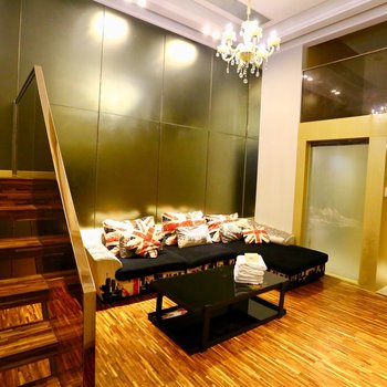广州浪漫全满屋长隆步行到园三分钟公寓(广东省博物馆分店)