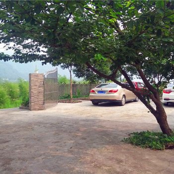 彭州小鱼洞桂香居农家乐
