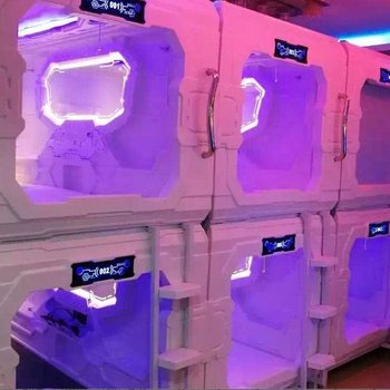 合肥八点半主题太空舱公寓