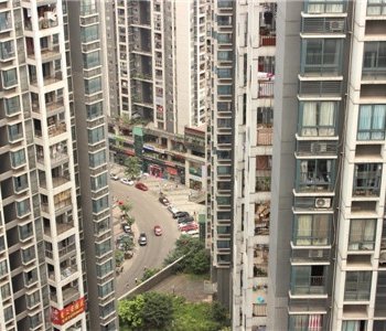 重庆南坪太空舱公寓客栈