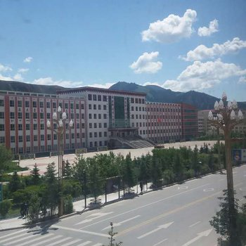 海北祁连城市小镇家庭宾馆