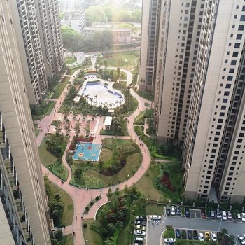 小熊家庭式自助连锁旅馆(广州体育西2店)