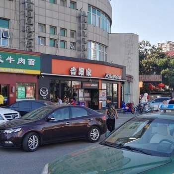 北京西站307医院旁地铁口三居普通公寓酒店提供图片