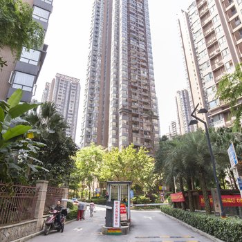 重庆喜欢刺绣的房东公寓(四海路口分店)酒店提供图片