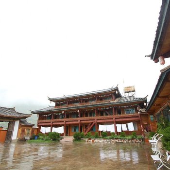 丽江温馨湖畔客栈