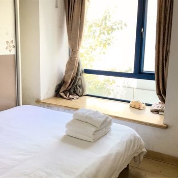 上海秋意凉amp普通公寓(康定路店)酒店提供图片