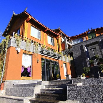 丽江泸沽湖半山湖精品客栈