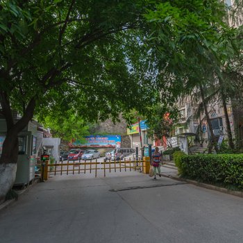 重庆小胖公寓(华岩寺路分店)酒店提供图片