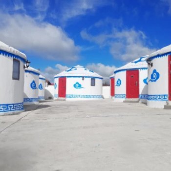 乌兰布统苏木小小假日酒店