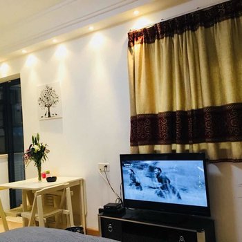 ���ݰ����ǾƵ깫Ԣ(�Ե�·�ֵ�)�Ƶ��ṩͼƬ