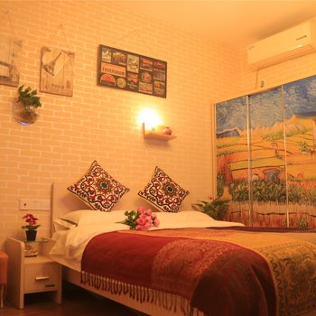 重庆modern times 三居含接机普通公寓酒店提供图片