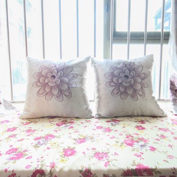 广州呼呼May特色民宿(路路通车行分店)酒店提供图片