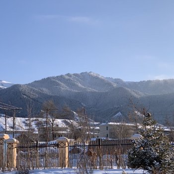 乌鲁木齐南山雄鹰度假别墅酒店提供图片