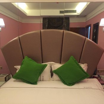 重庆夜巴黎假日酒店(天豪连锁十三分店)酒店提供图片