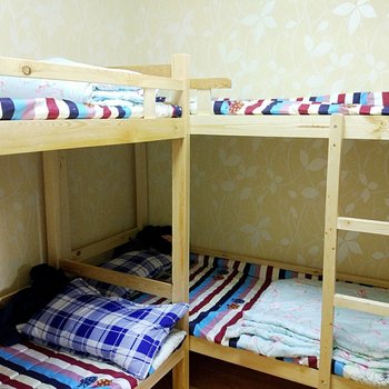 学长家青年求职公寓(上海长寿路店)