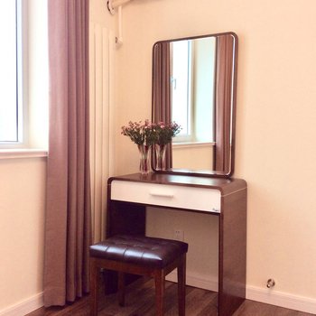 青岛慈眉善目耄耋翁公寓(东海西路与云安路交叉口分店)酒店提供图片