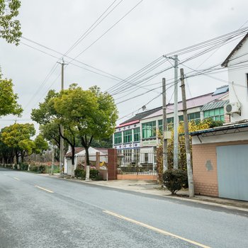 上海上海骏贤·居农家乐(川展路店)酒店提供图片