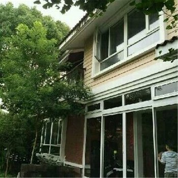 安逸花园别墅(上海虹桥机场国家会展中心徐泾店)