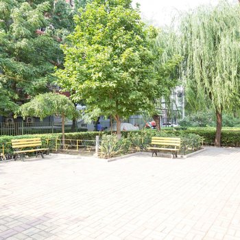 暖屋民宿(北京松榆里公园店)
