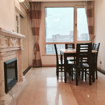 上海上海飞屋UP普通公寓(伊犁南路黄金城道店)酒店提供图片