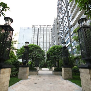 精益洗衣店附近酒店